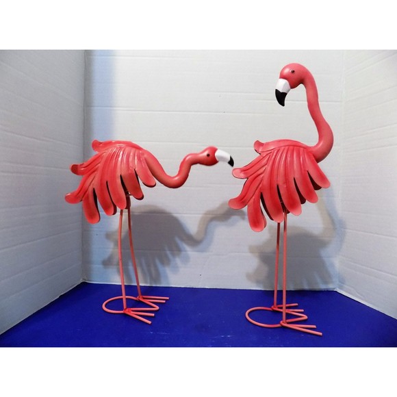 NEW Metal Wooble Flamingo Statue Figurine Home Florida Souvenir - Picture 1 of 4